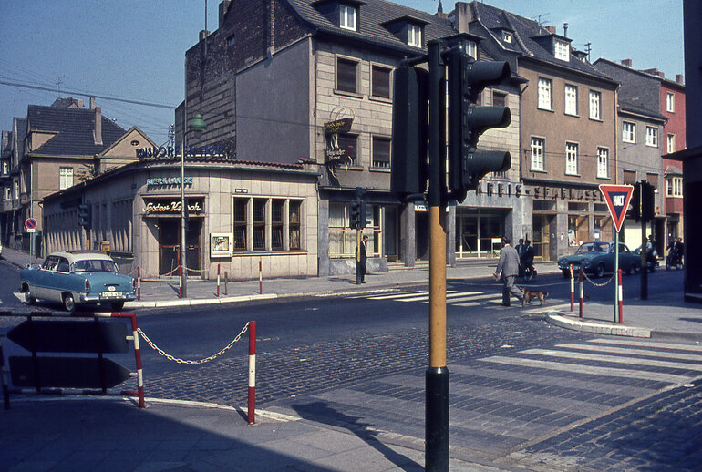 Heinz-Müller-Stiftung-Stele-Troisdorf-city-Cecilienstrasse