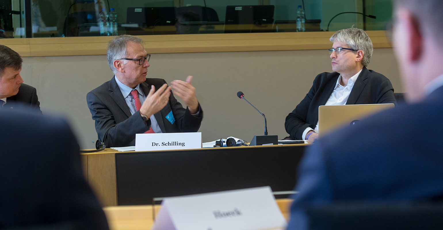 Dr. Martin Schilling (l.) im Gespräch mit EU-Politiker Sven Giegold 