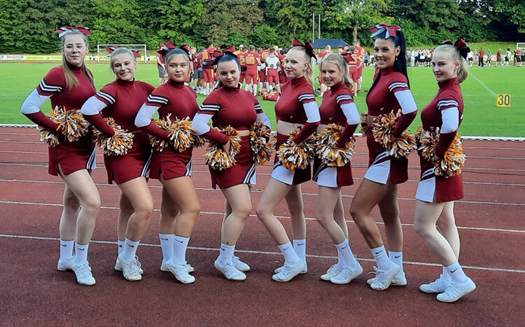 Flight_Squad_Cheerleader Flight_Squad_Cheerleader