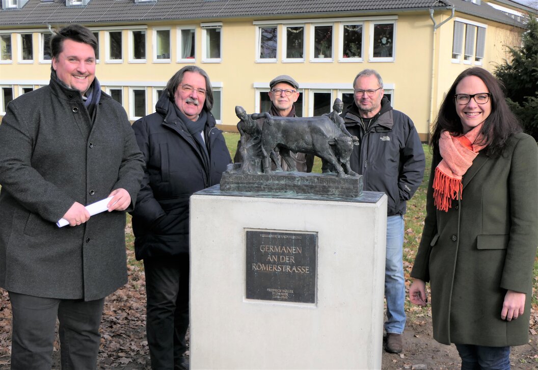 German_Skulptur_Römerstraße__7_ German_Skulptur_Römerstraße__7_