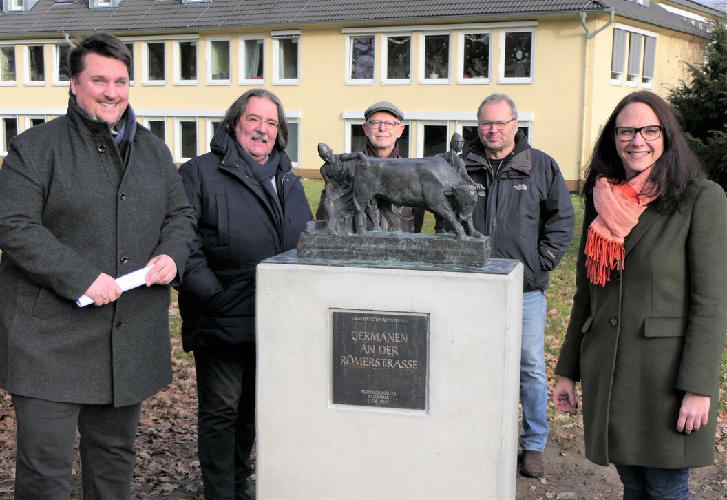 German_Skulptur_Römerstraße__7_