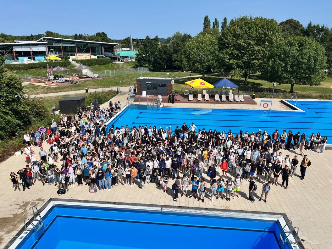 Gewonnen - Alfred-Delp-Schule im AGGUA Freibad zu Besuchb Gewonnen - Alfred-Delp-Schule im AGGUA Freibad zu Besuchb