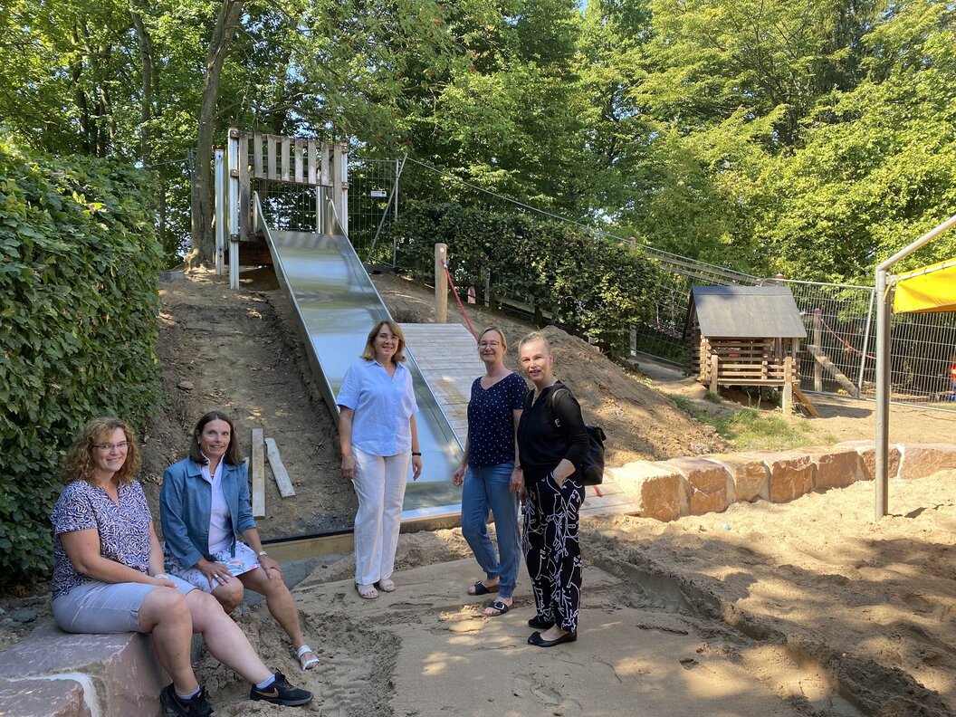 Kita_Flachtenstraße_Besichtigug_Umbau_Spielplatz_2022_Gaspers_Streeck_Neuer_Kita_Leitung_1 Kita_Flachtenstraße_Besichtigug_Umbau_Spielplatz_2022_Gaspers_Streeck_Neuer_Kita_Leitung_1