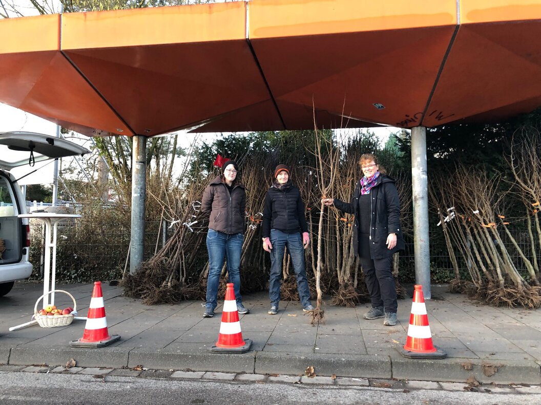 Kurz_vor_Beginn_der_Abgabe Kurz_vor_Beginn_der_Abgabe