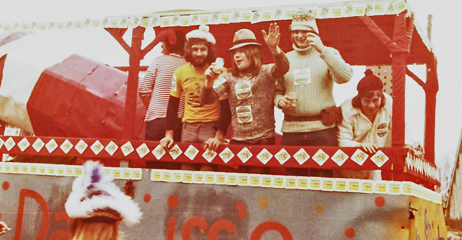 Meetign_Karneval_Wagen Meetign_Karneval_Wagen