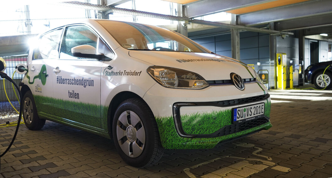 MOQO E-Carsharing Parkhaus am Bahnhof