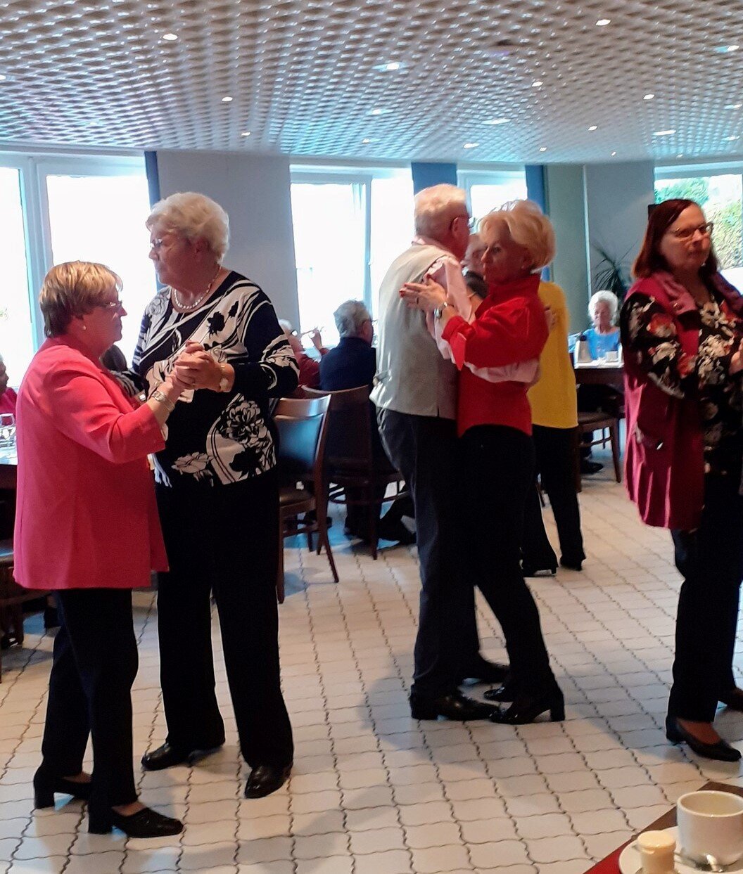 seniorentanz1_TROISDORF_CITY_FULL seniorentanz1_TROISDORF_CITY_FULL