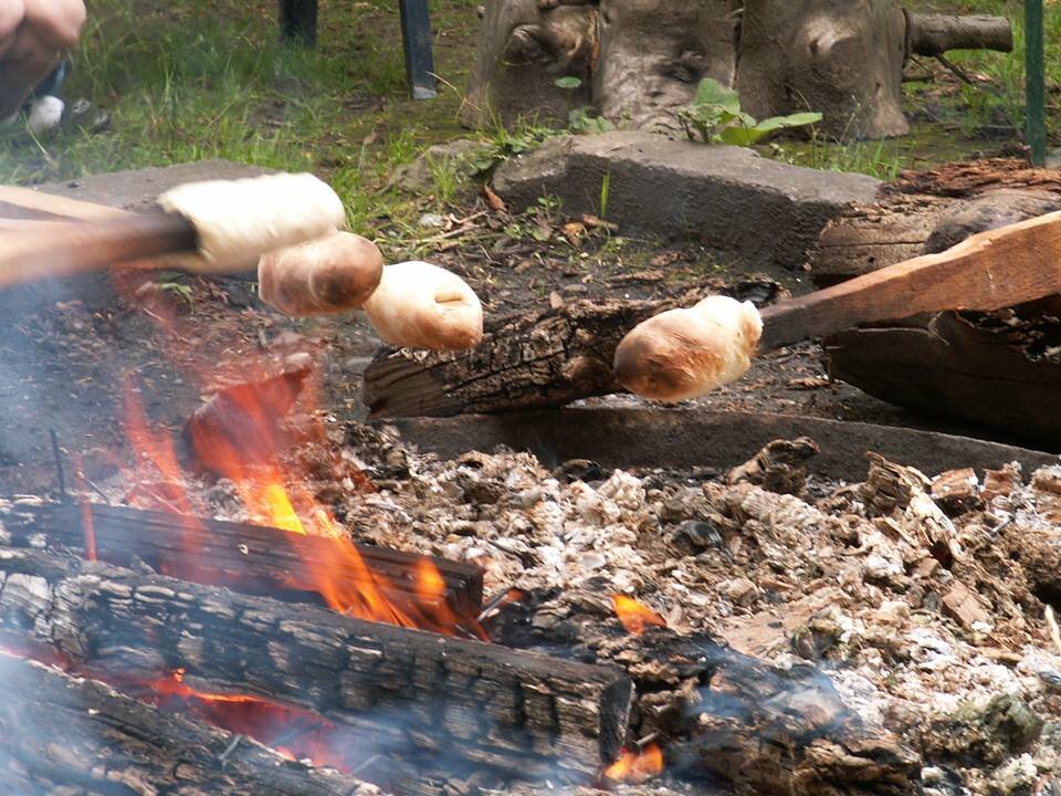 Stockbrot_überm_Feuer Stockbrot_überm_Feuer