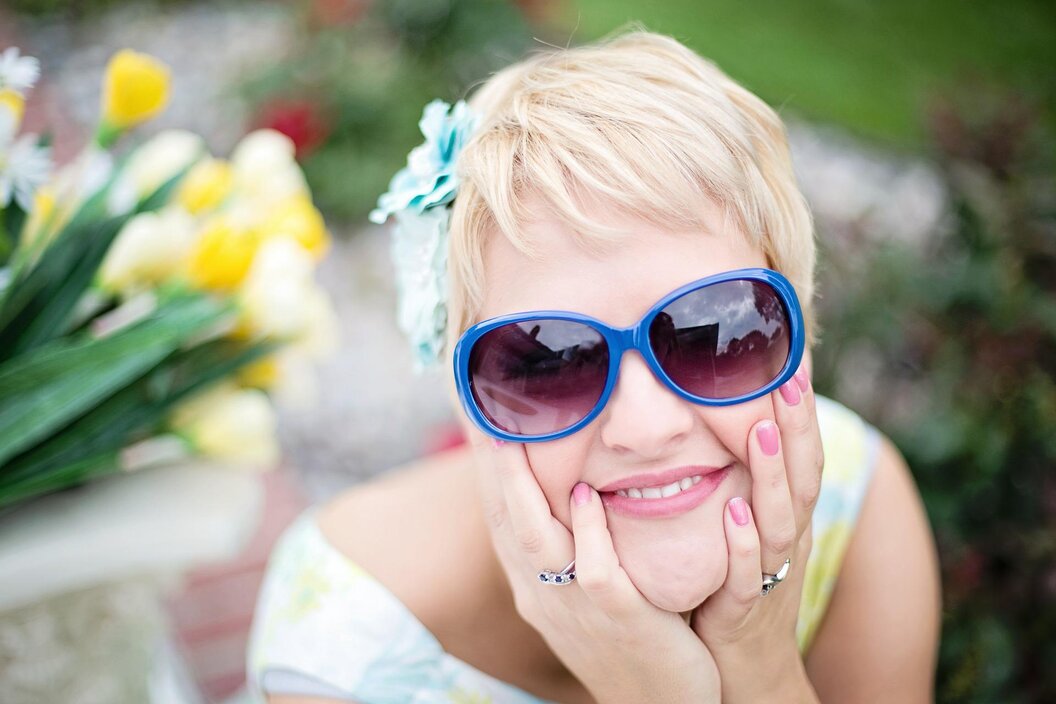 woman-gd017535ee_1920 woman-gd017535ee_1920