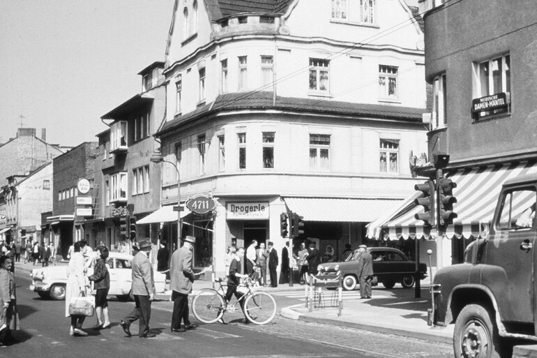 4a Heinz Müller Stiftung Trsdf Kölner Str II  Ecke Schloßstr    68 20x30