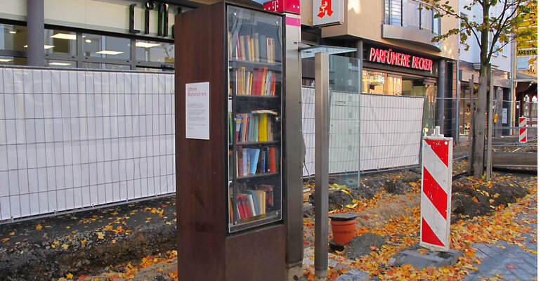 Bücherschrank / Stand Ende Oktober 2015