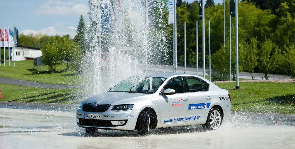 auto, motor und sport - Fahrsicherheitszentrum am Nürburgring GmbH & Co. KG auto, motor und sport - Fahrsicherheitszentrum am Nürburgring GmbH & Co. KG