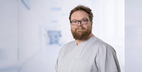 GFO Kliniken Troisdorf | Faustasyan – stock.adobe.com. Bildunterschrift: Andreas Becker, Leiter des Endoprothetik-Zentrums, GFO Kliniken Troisdorf.