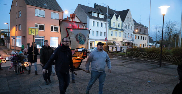 Martinszug der KGS Schloßstraße