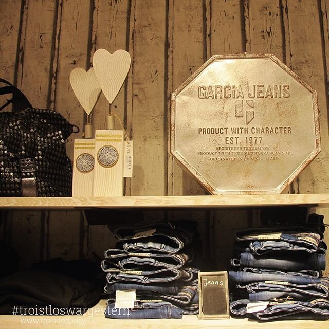 bluejeans gehen immer troistloswargestern troisdorfcity shopping in troisdorf blue wood bag heart qualitytime quality your size fashion fashionbag...