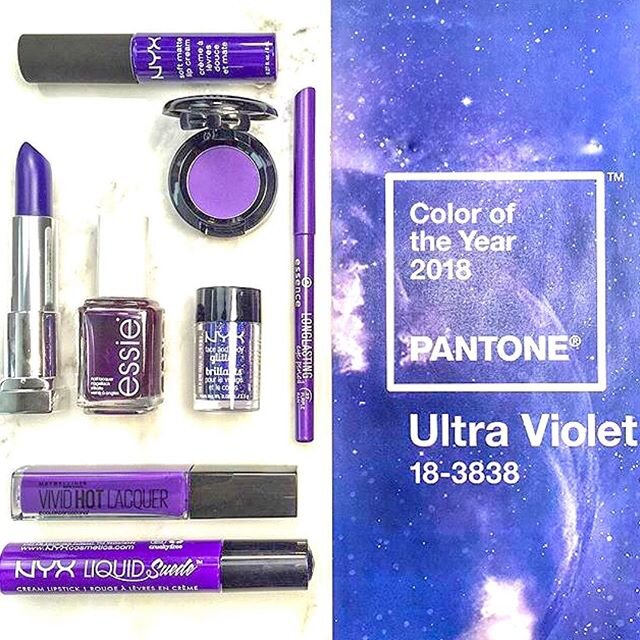 Die Farbe Ultra Violet wurde zur Trendfarbe 2018 gekürt Mögt ihr bunte Farben oder wollt den tollen Ton mal ausprobieren Dann ab zu dm da gibt es e...