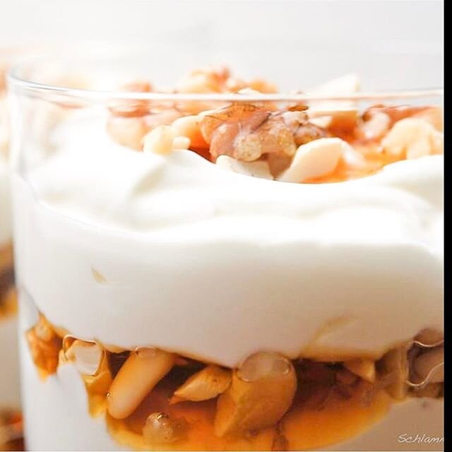 Leckere Spezialitäten bei biene4you am Samstag Ab 1200 Uhr gibt es diesen Joghurt mit Honig und Mandeln für euch Schaut mal vorbei Leckere Spezialitäten bei biene4you am Samstag Ab 1200 Uhr gibt es diesen Joghurt mit Honig und Mandeln für euch Schaut mal vorbei