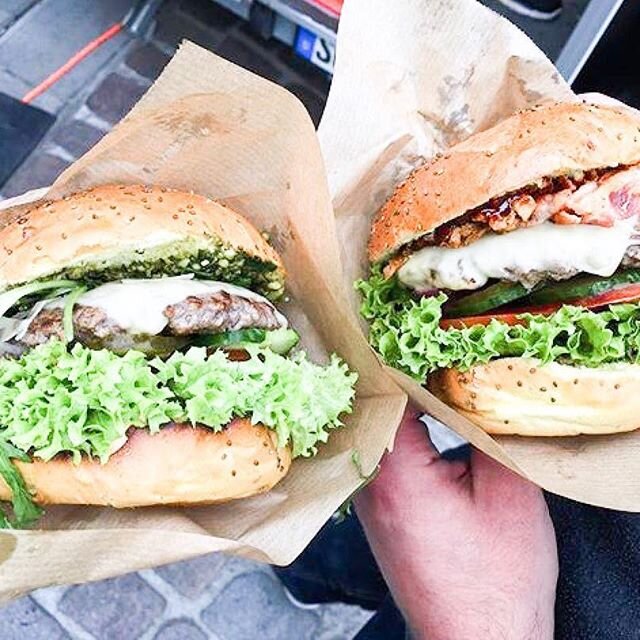 Wer kann da widerstehen Burger auf dem Abendmarkt in troisdorf Foto von bratwurstdeal3r Jeden ersten Freitag im Monat auf dem Fischerplatz Mehr I... Wer kann da widerstehen Burger auf dem Abendmarkt in troisdorf Foto von bratwurstdeal3r Jeden ersten Freitag im Monat auf dem Fischerplatz Mehr I...