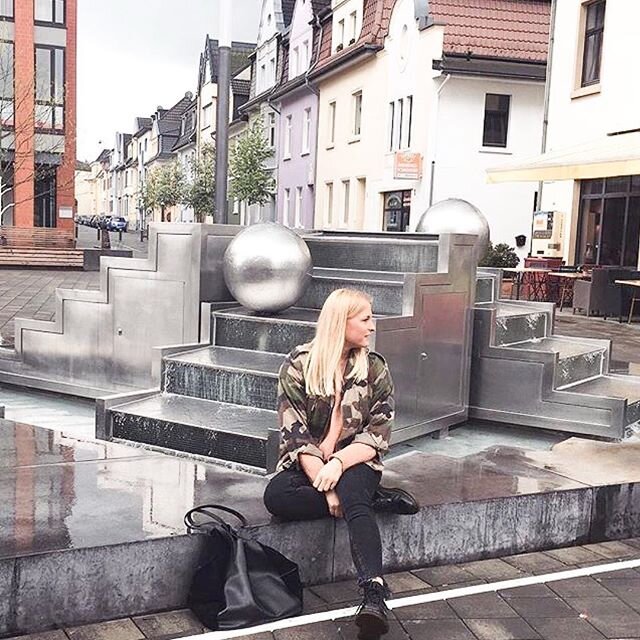 Wir warten mit annikamylife auf den Frühling Schönes Foto an unserem Lieblinsbrunnen Wir warten mit annikamylife auf den Frühling Schönes Foto an unserem Lieblinsbrunnen