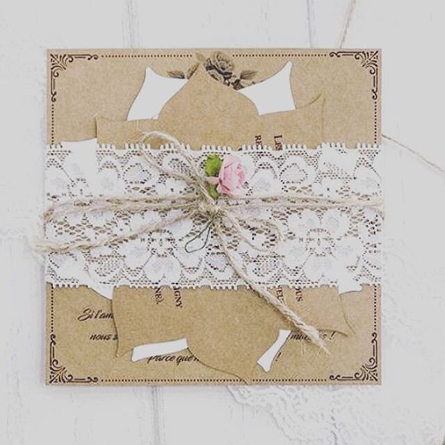 Wunderschöne Papeterieartikel Aufkleber und Textilveredelungen gibt es bei bigbeautygerlach hier seht ihr eine wunderschöne Vintage Hochzeitseinlad... Wunderschöne Papeterieartikel Aufkleber und Textilveredelungen gibt es bei bigbeautygerlach hier seht ihr eine wunderschöne Vintage Hochzeitseinlad...
