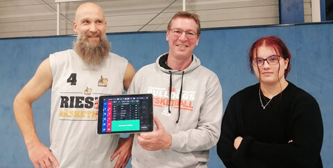 DSS-„Testpiloten“: v.l. Coach Stefan Haury, Basketball-Abteilungsleiter Thomas Voß und Coach Samara Conrad. Foto: TLG.